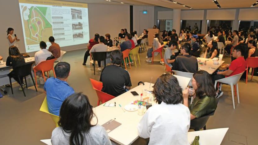 planners%20engaging%20with%20bukit%20timah%20residents.png
